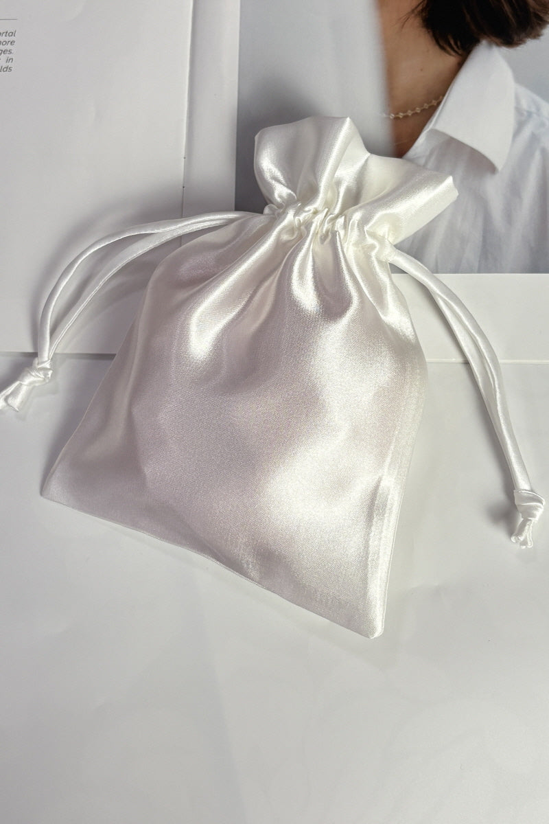Velvet Gloss Silk Drawstring Pouch